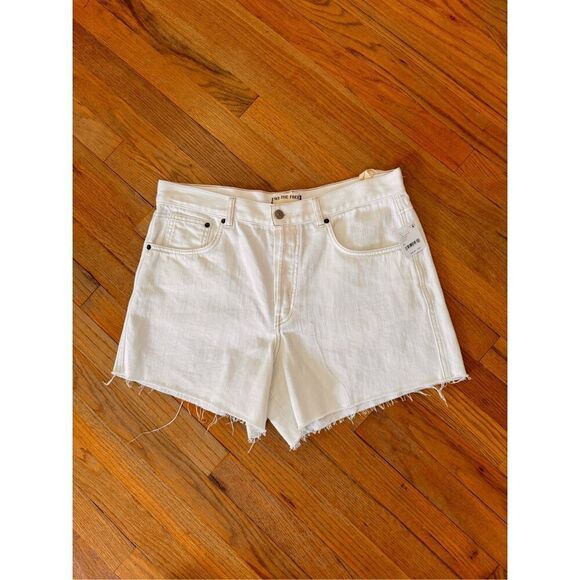 NWT Free People We The Free Ivy Mid-Rise Jean Shorts Cream White Size 32 - Picture 6 of 10